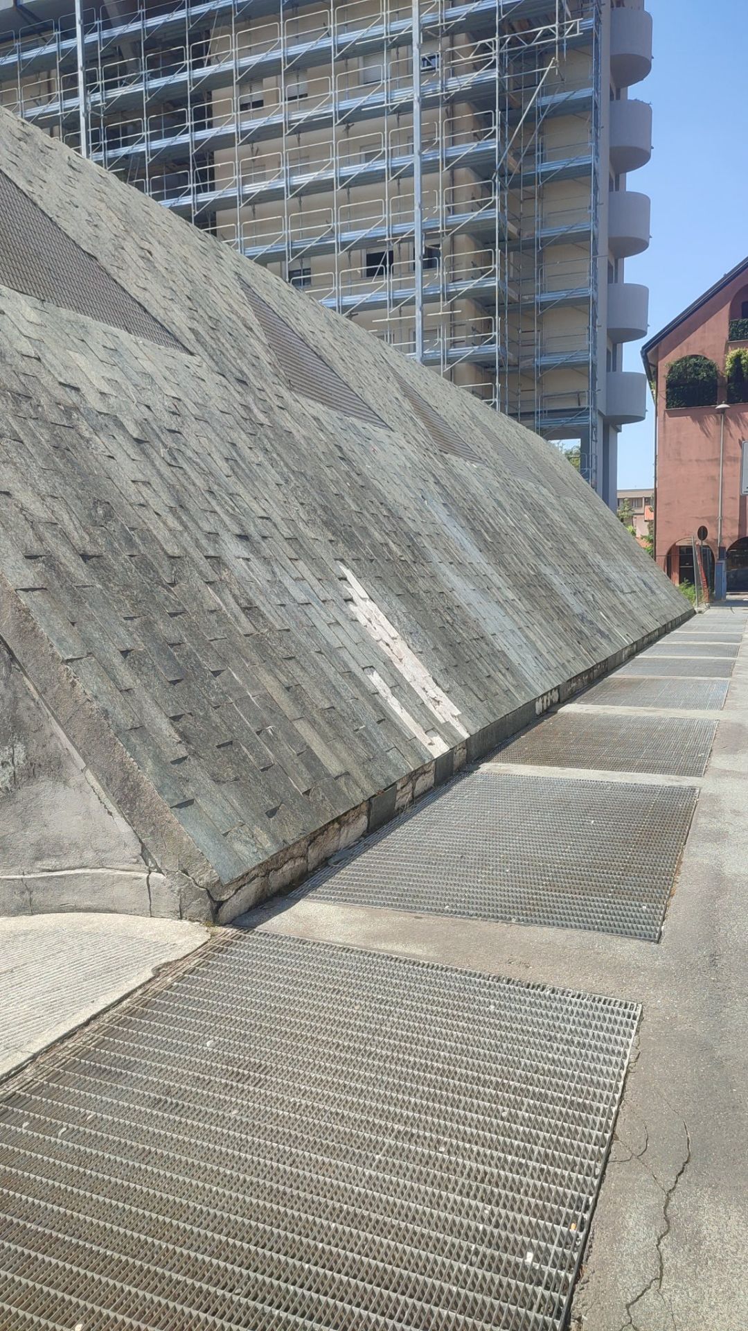 Wall stazione legnano