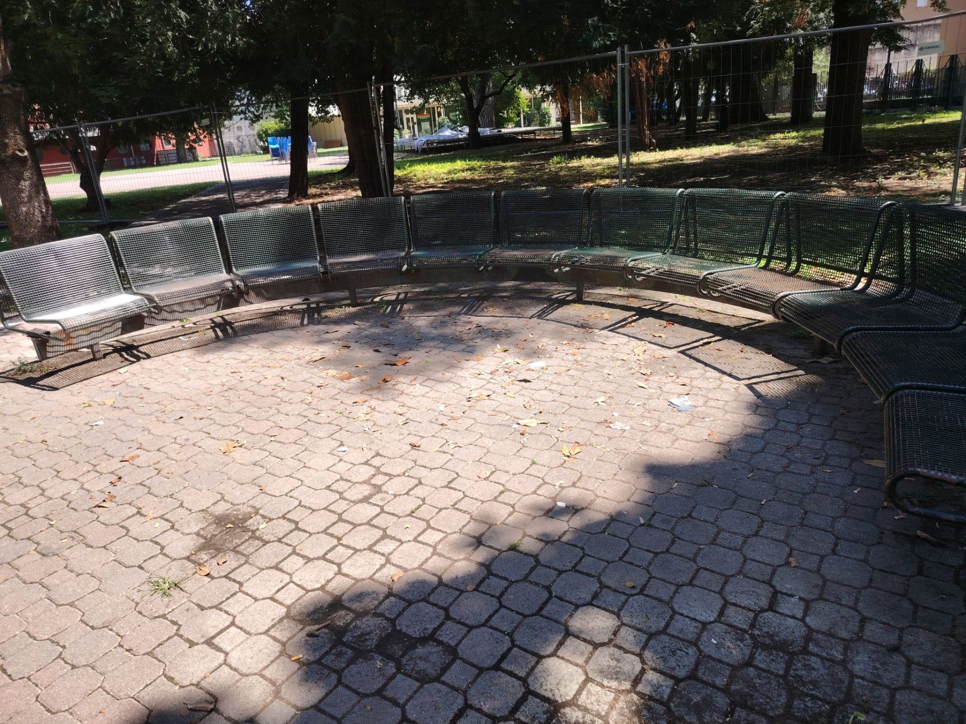 Panchine a semicerchio, parco cotoni, sangiovanni lupatoto