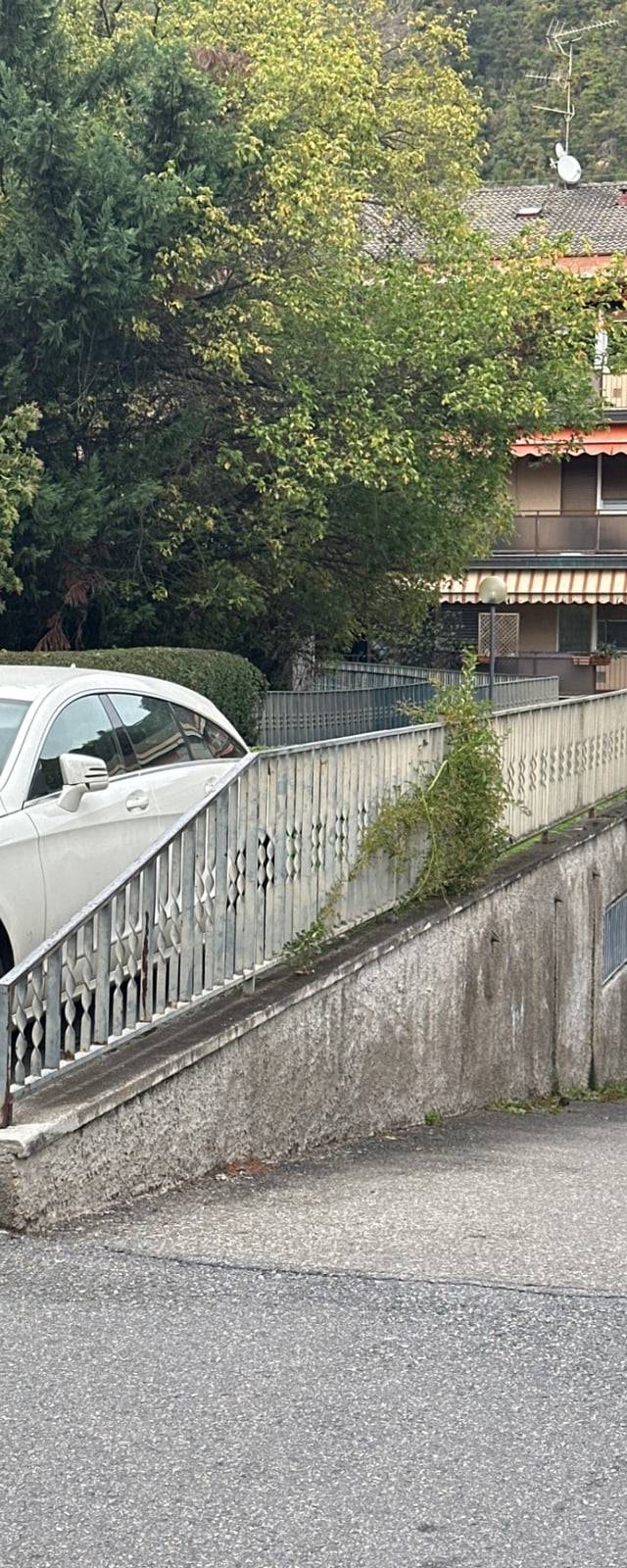 Rail to drop